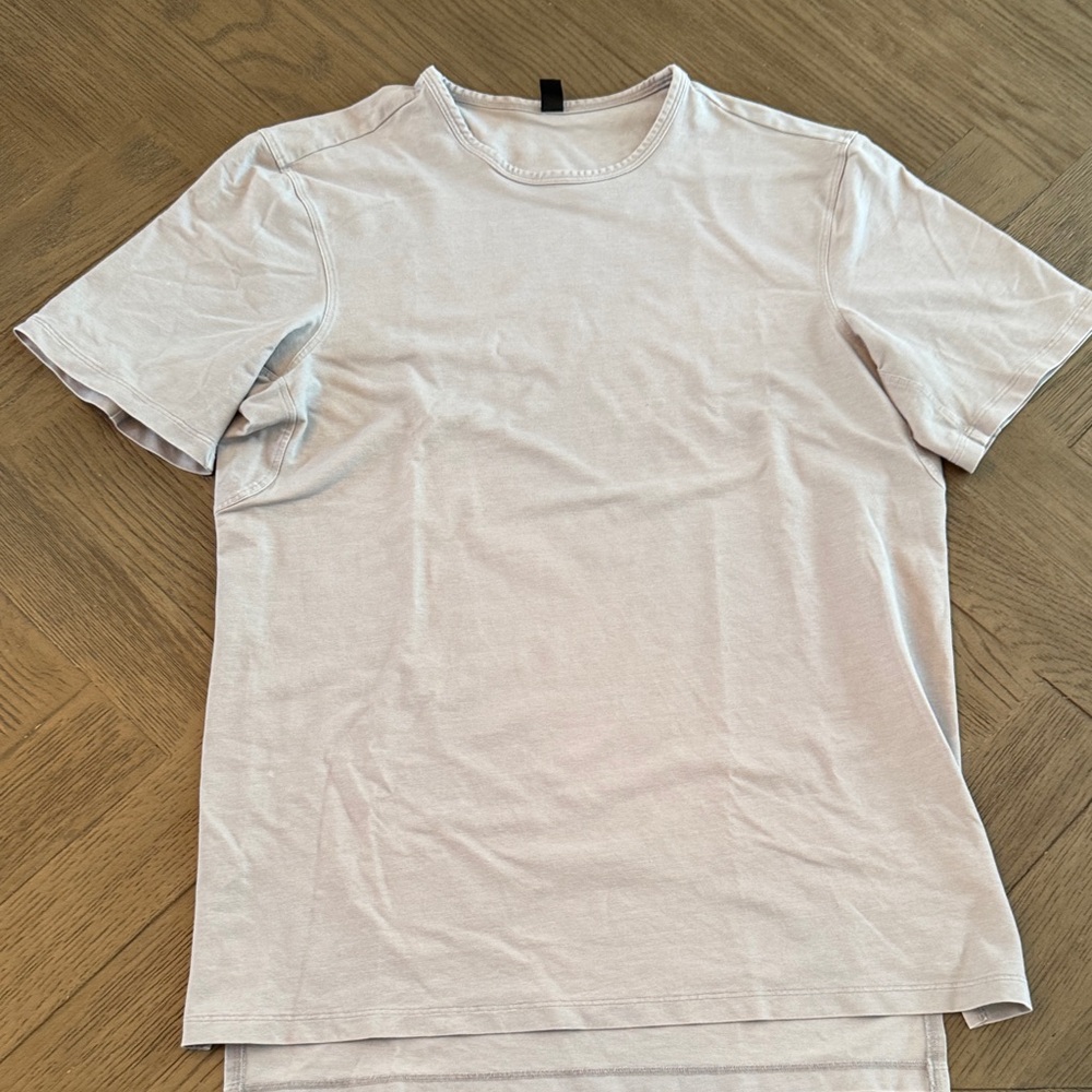 lululemon athletica Light Gray Men's Short Sleeve Tee
